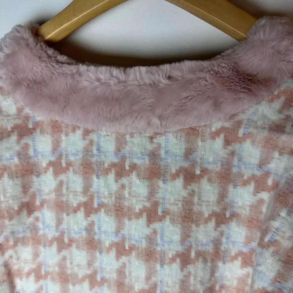 Pink Fur trimmed houndstooth jacket - Picture 9 of 11